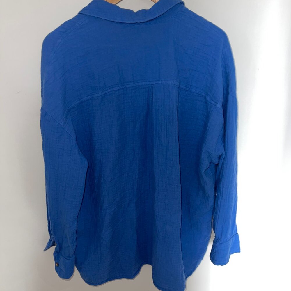 Old Navy Cotton Gauze Button Up Size XL - Picture 3 of 3